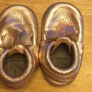 Freshly Picked Mini Sole Bow Mocs size 5